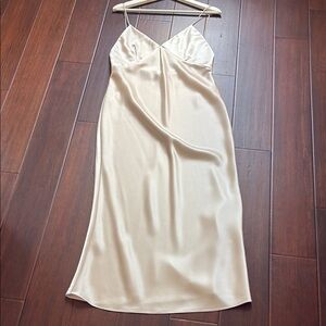Chic Satin Midi Dress in Cream
